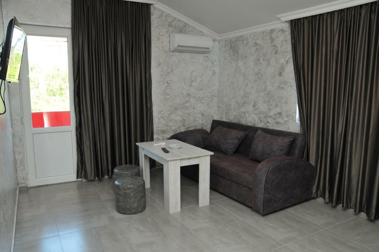 Giomari Hotel Ureki Bagian luar foto