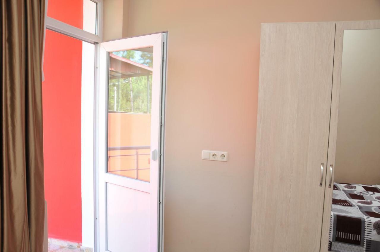 Giomari Hotel Ureki Bagian luar foto